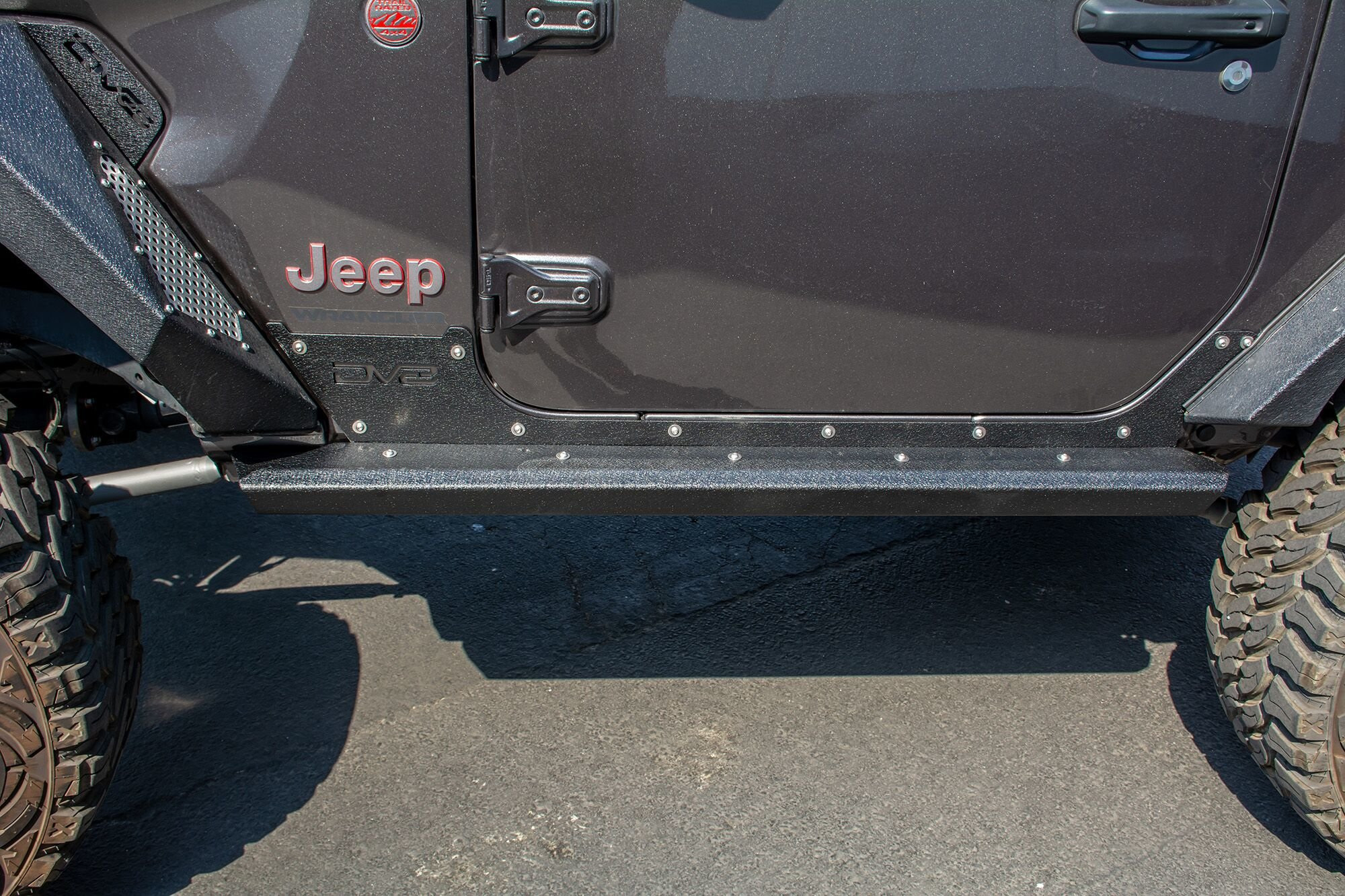 Just Jeeps DV8 Offroad Body & Frame Mounted Rock Sliders For 2018+ Jeep ...