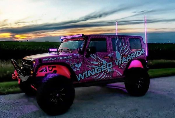 Pink on sale jeep antenna